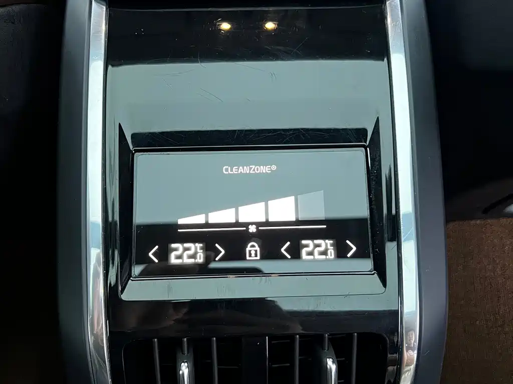 Volvo S90 — миниатюра 21
