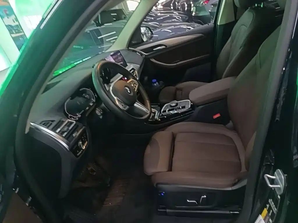 BMW iX3 — миниатюра 15