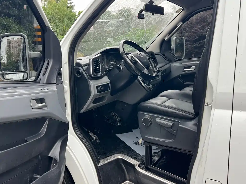 MAXUS V80 — миниатюра 8