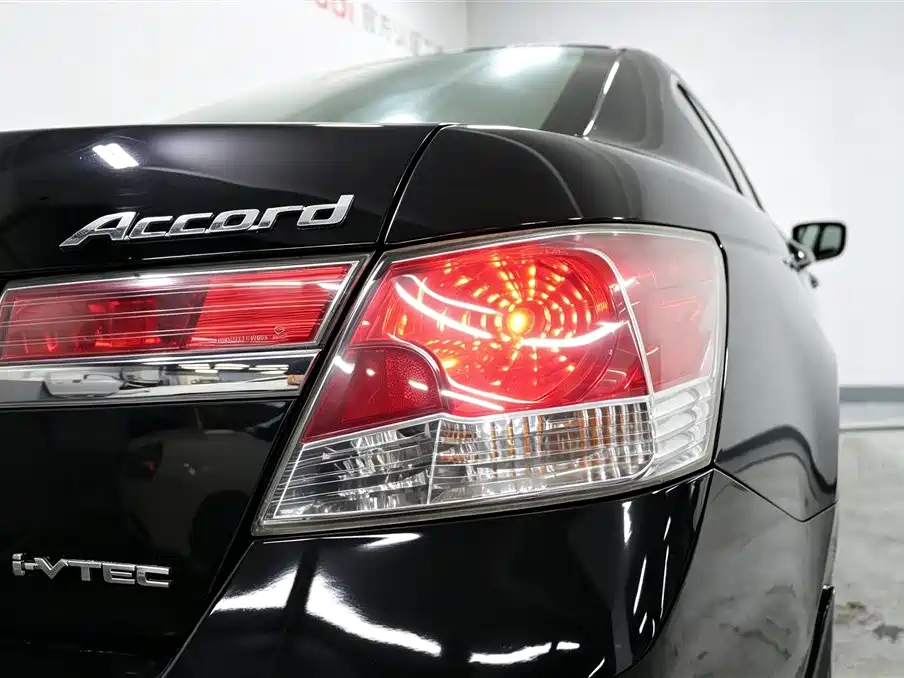 Honda Accord — миниатюра 16