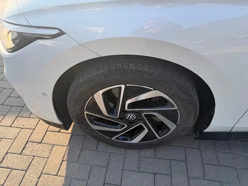 VOLKSWAGEN ID.7 VIZZION