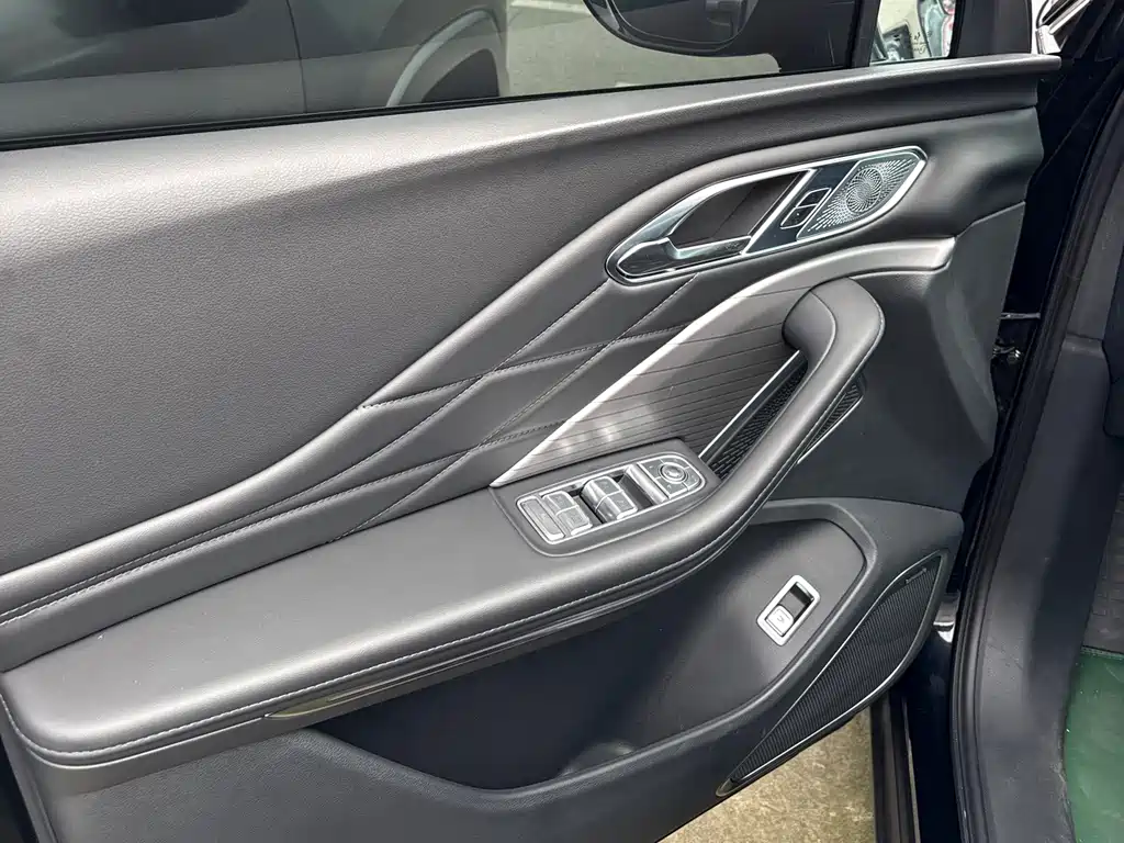 Hongqi HS7 PHEV 2024 2.0T PHEV 7 мест