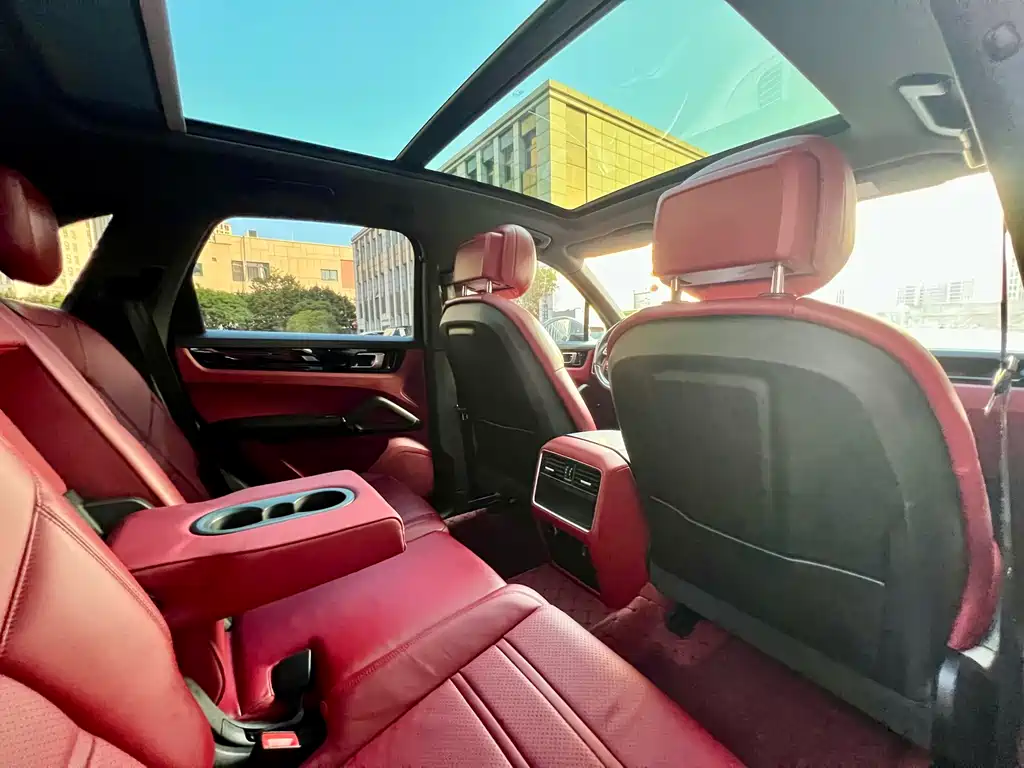 Porsche Cayenne — миниатюра 25