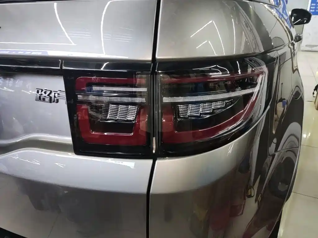 Land Rover Discovery Sport — миниатюра 8