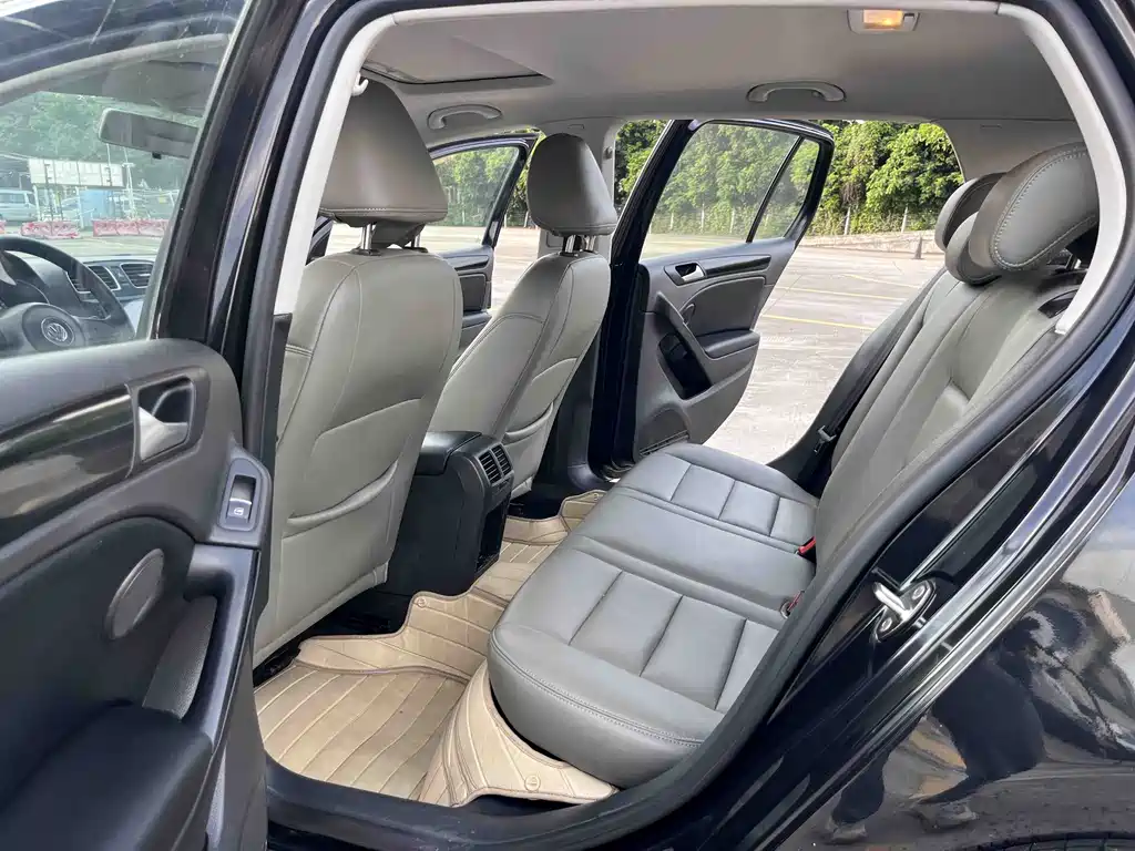 Volkswagen Golf 2012 1.6 AT Comfort