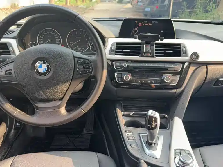 BMW 3 Series — миниатюра 2