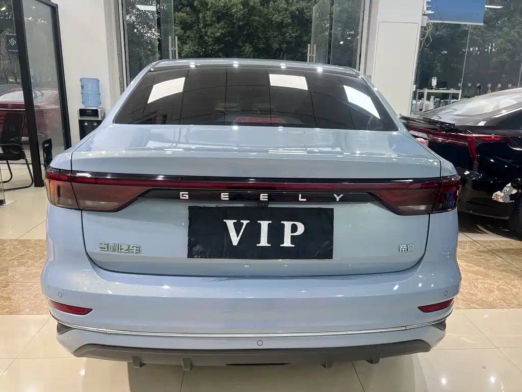 Geely Emgrand — миниатюра 4
