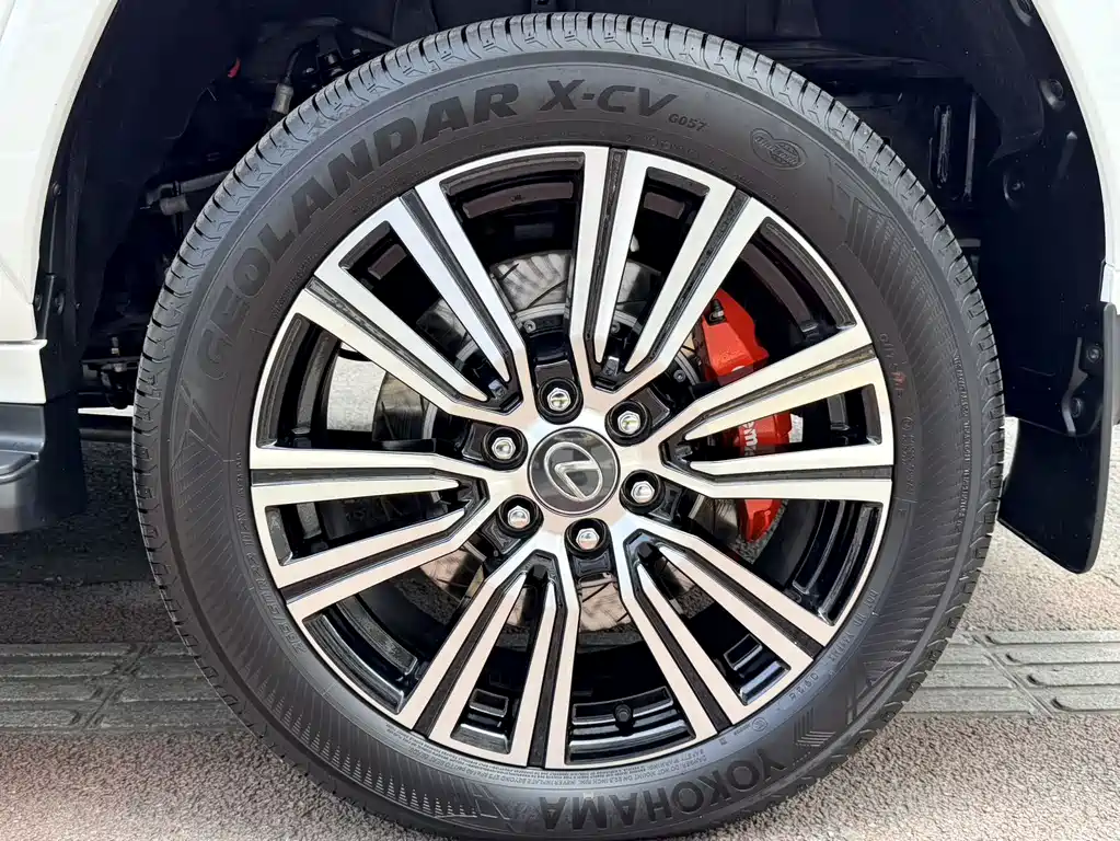 Lexus LX — миниатюра 13