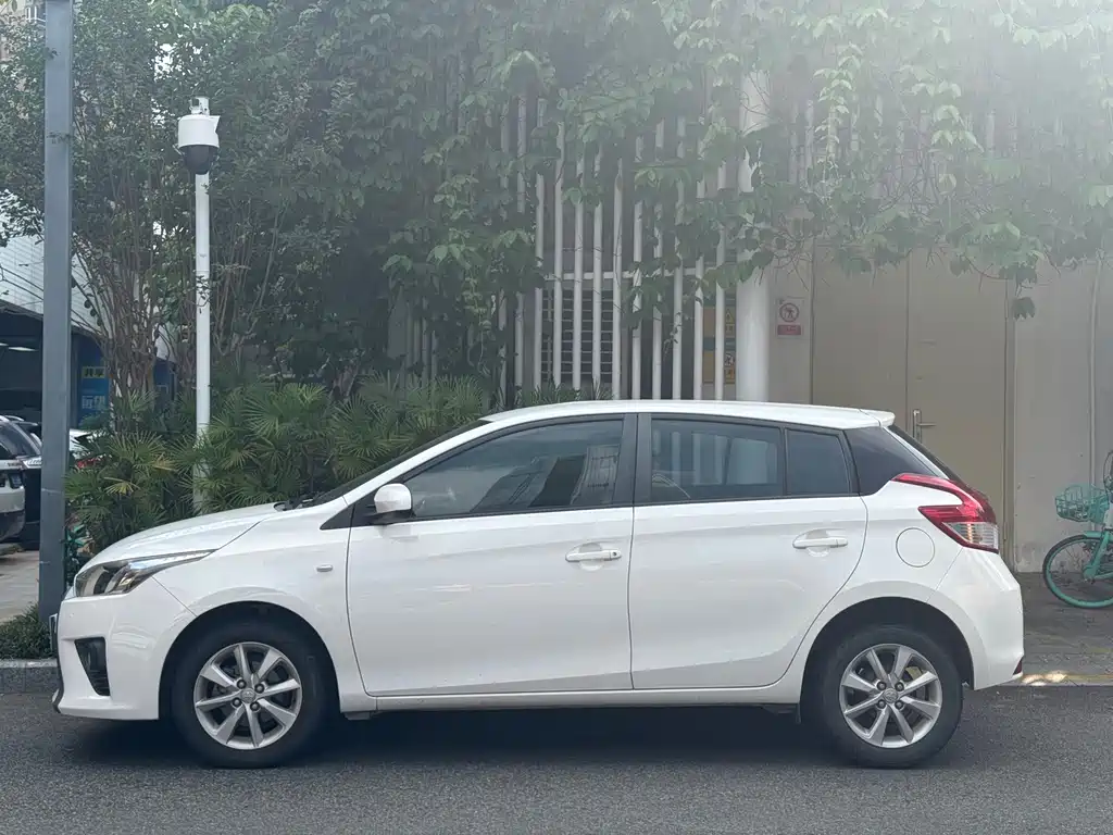 Toyota Yaris L — миниатюра 4
