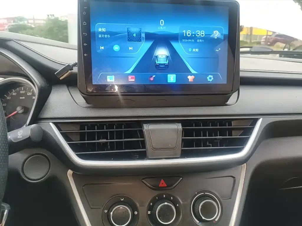 Wuling Hongguang S3 — миниатюра 13