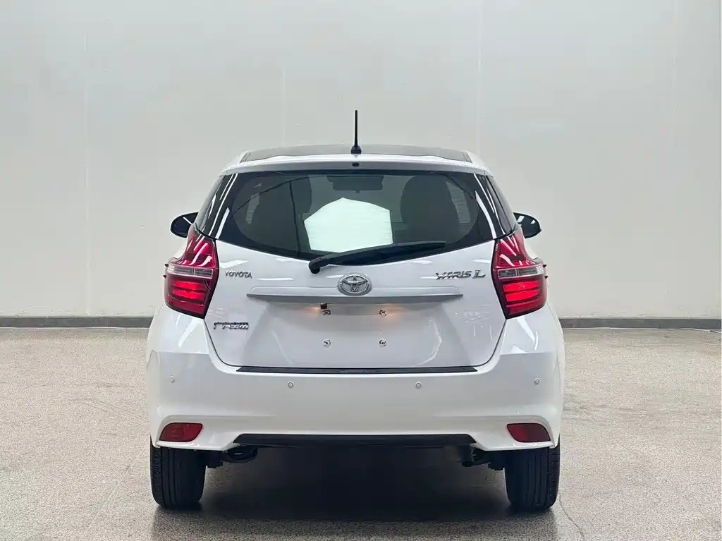 Toyota Yaris L — миниатюра 5