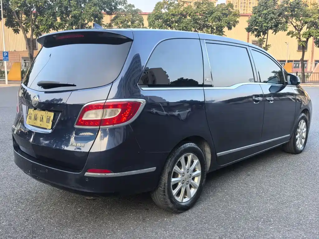 Buick GL8 2011 3.0L XT Luxury Flagship