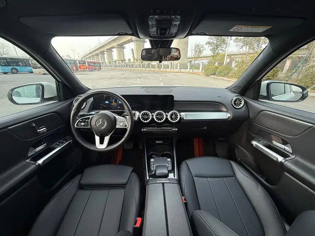 Mercedes-Benz GLB — миниатюра 9