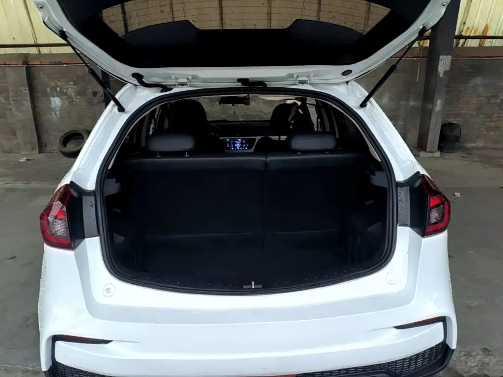 Geely Vision X3 — миниатюра 15