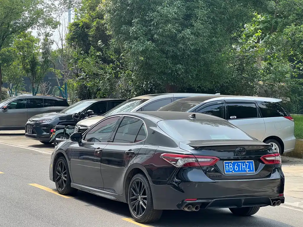 Toyota Camry 2022 2.0S