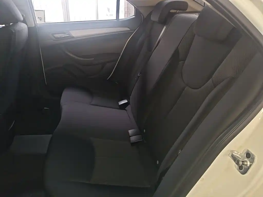 Roewe 360 — миниатюра 17
