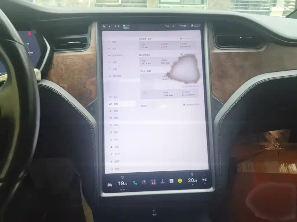 Tesla Model X — миниатюра 6