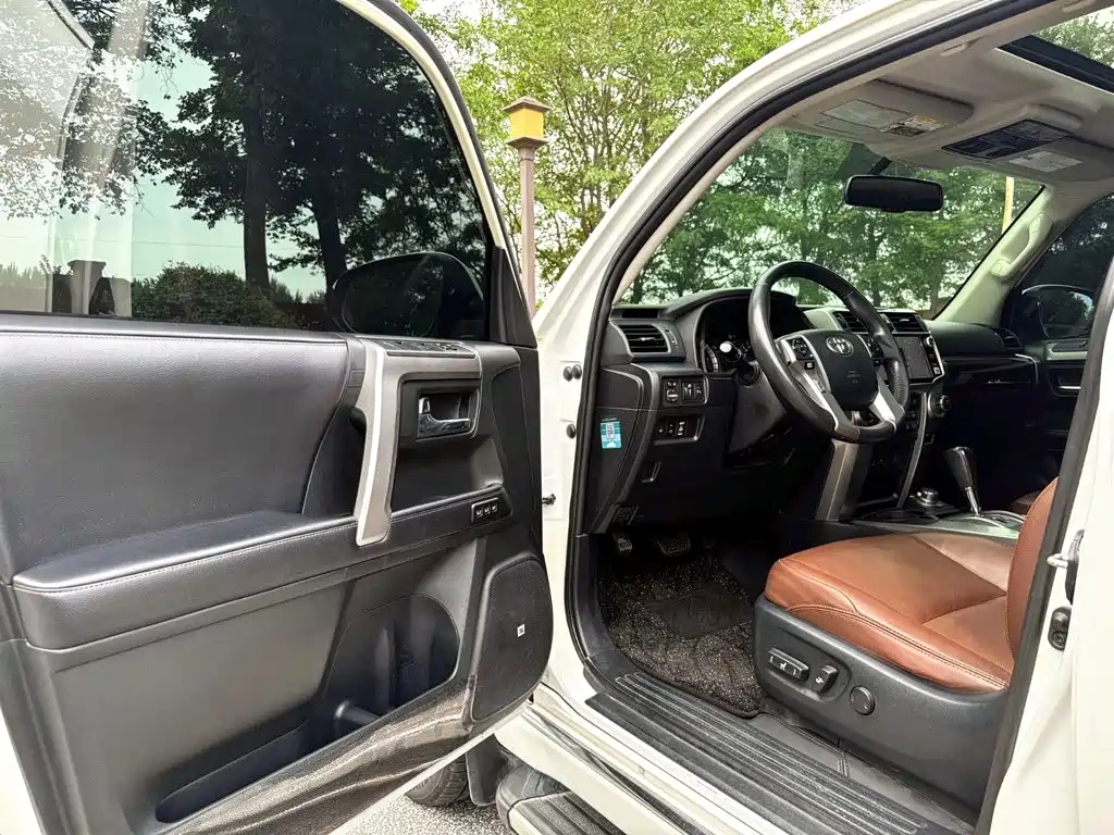 Toyota 4Runner 2021 4.0L AT