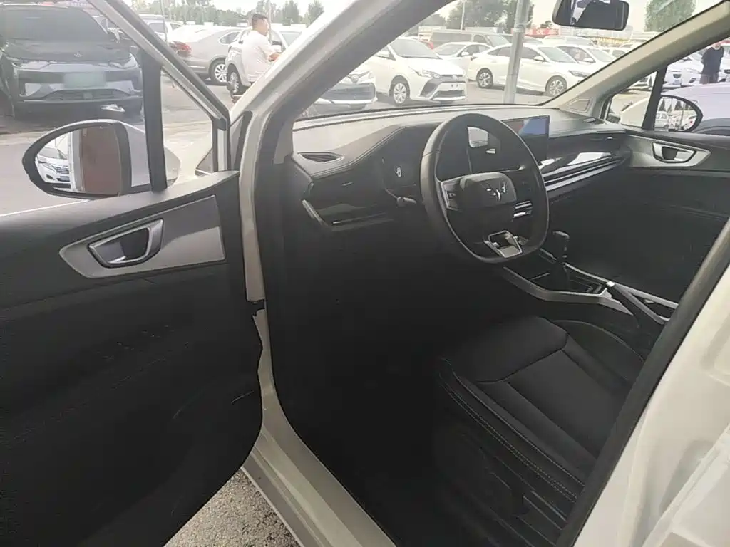 Wuling Jiachen — миниатюра 16