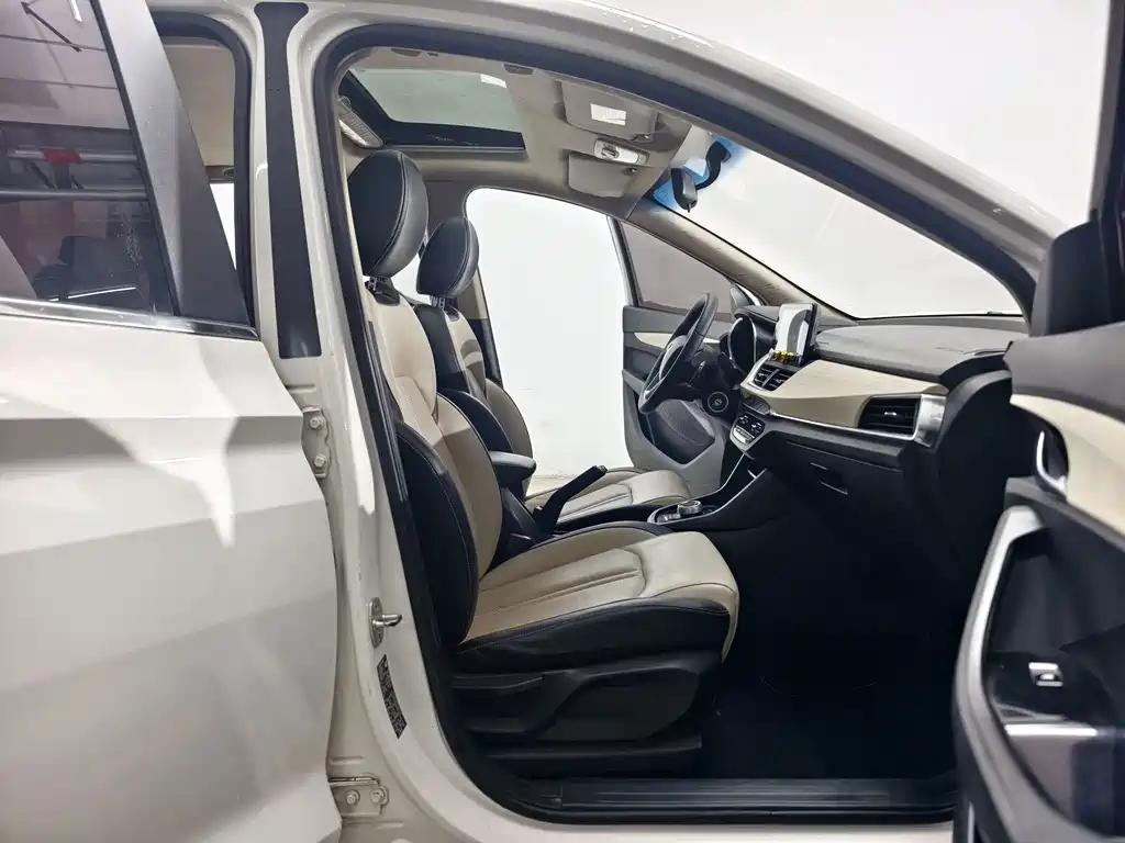 Baojun 360 — миниатюра 15
