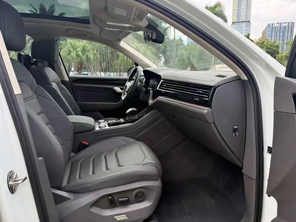 Volkswagen Touareg — миниатюра 8