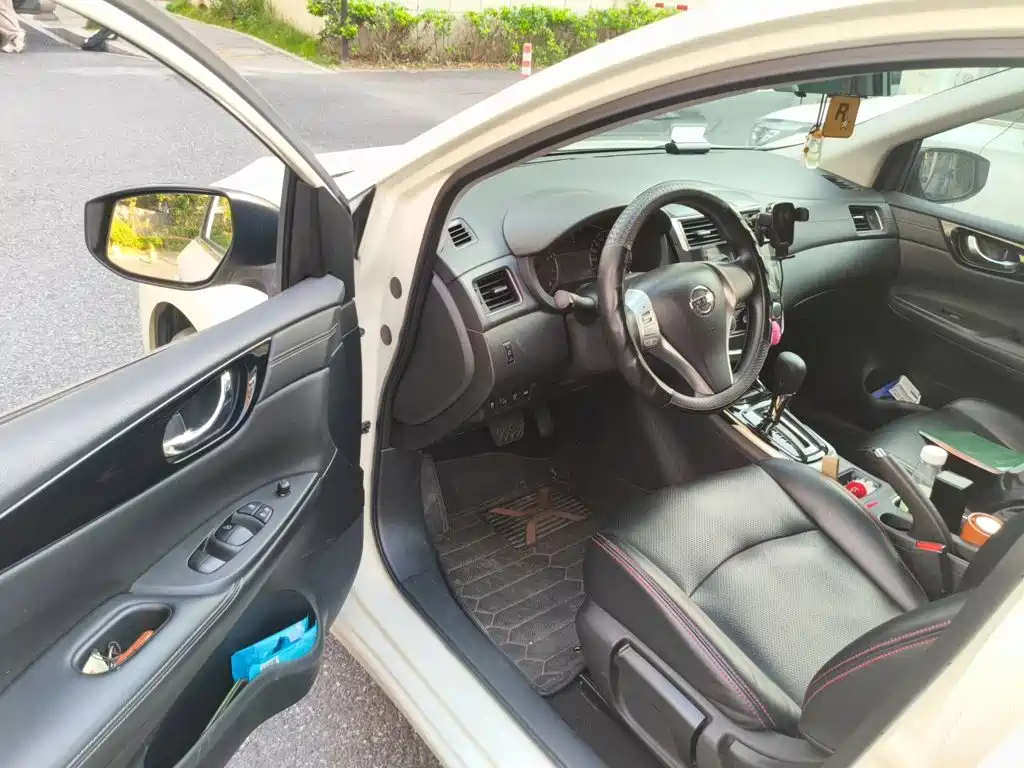 Nissan Tiida — миниатюра 12