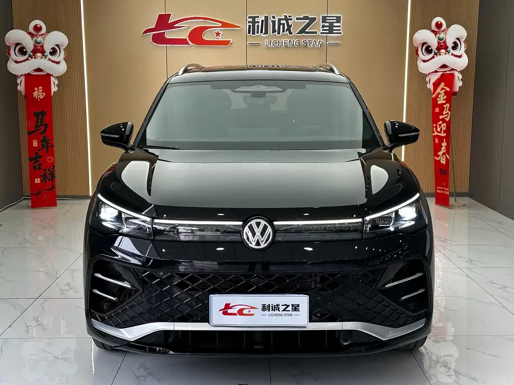 Volkswagen Tiguan L — миниатюра 2