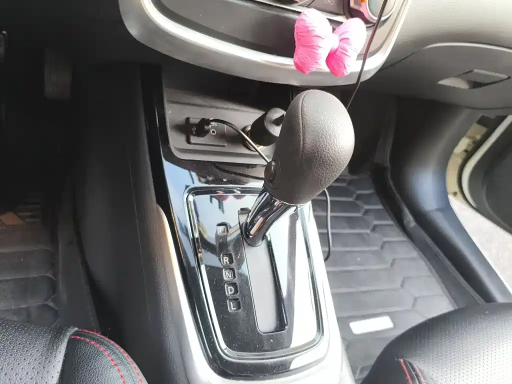 Nissan Tiida — миниатюра 10