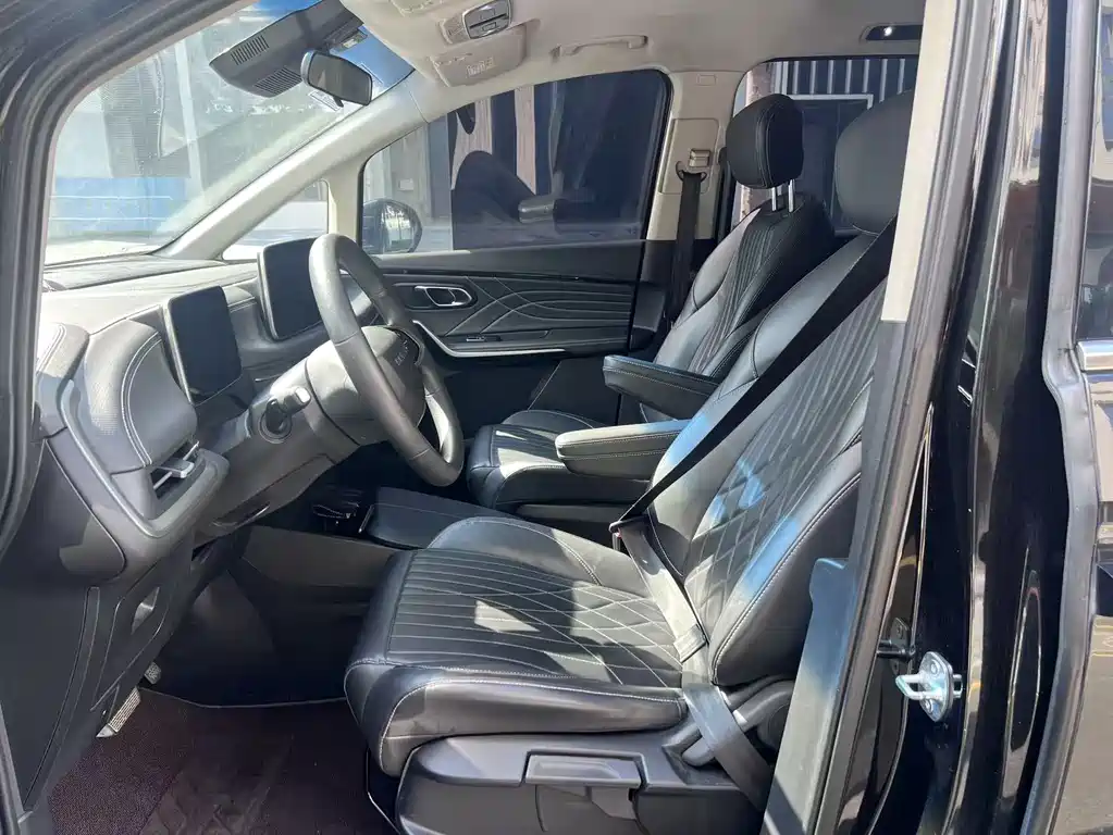 Maxus Dajia 9 — миниатюра 5