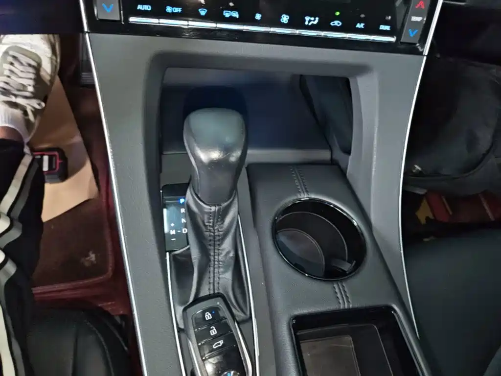 Toyota Avalon — миниатюра 14