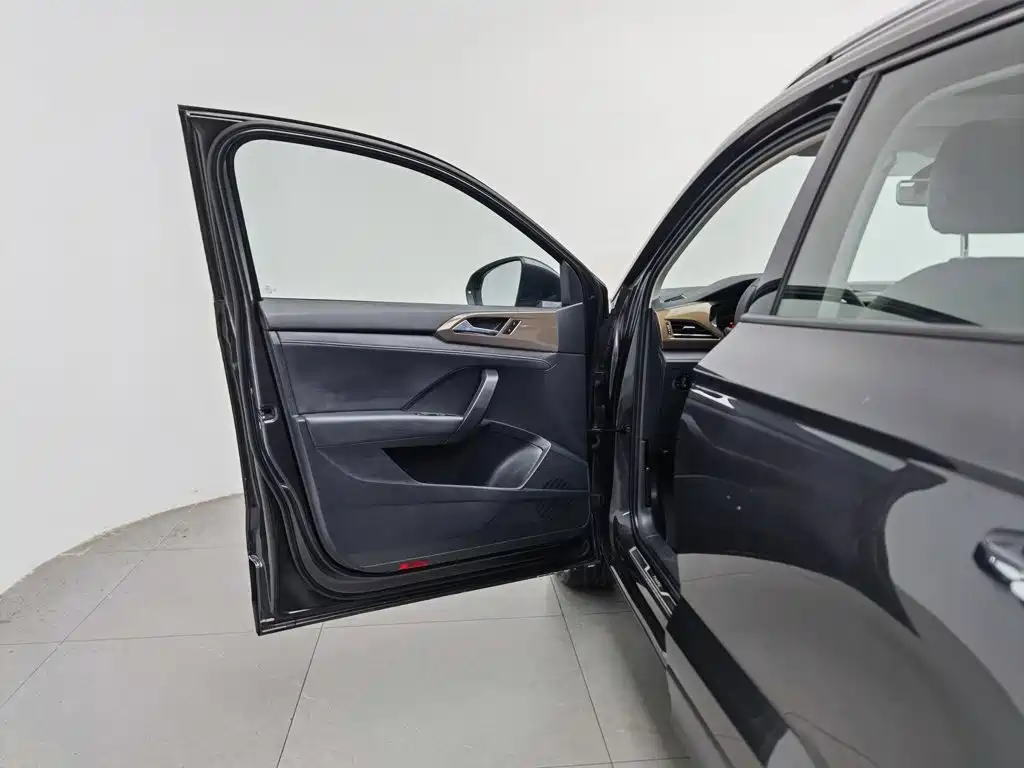 Volkswagen Tharu — миниатюра 8