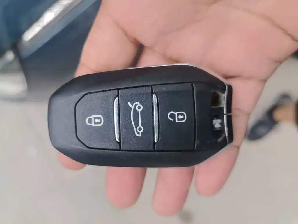 Peugeot 5008 — миниатюра 9