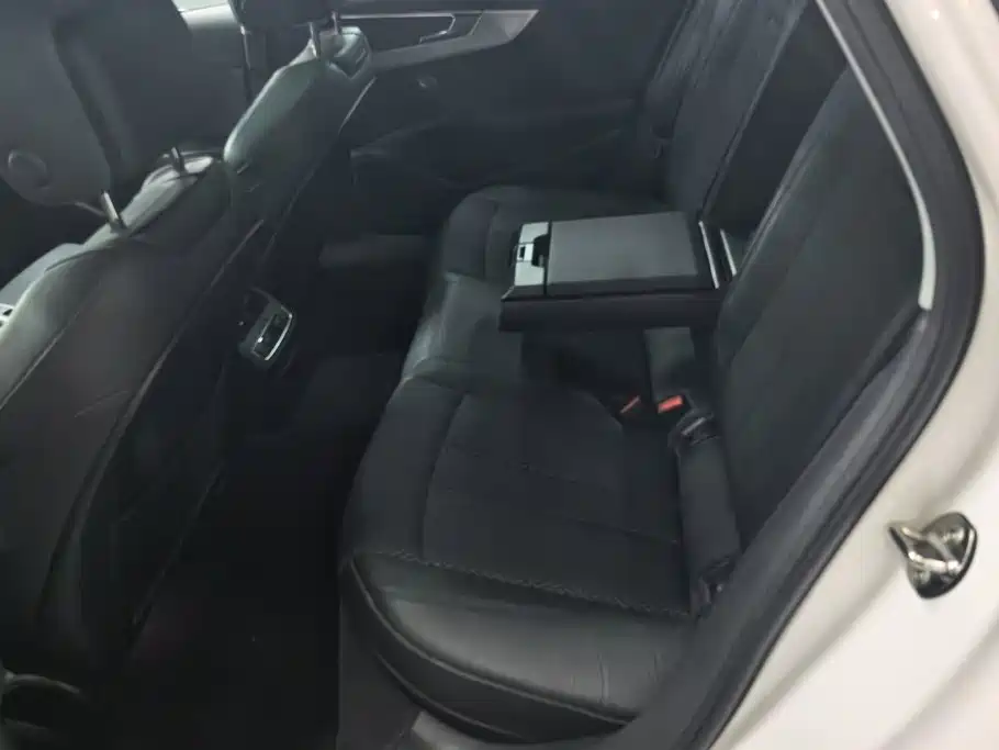Audi A4L — миниатюра 11