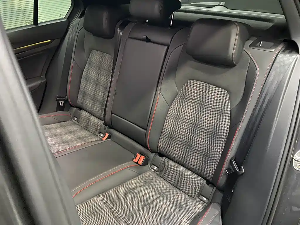 Volkswagen Golf GTI — миниатюра 6