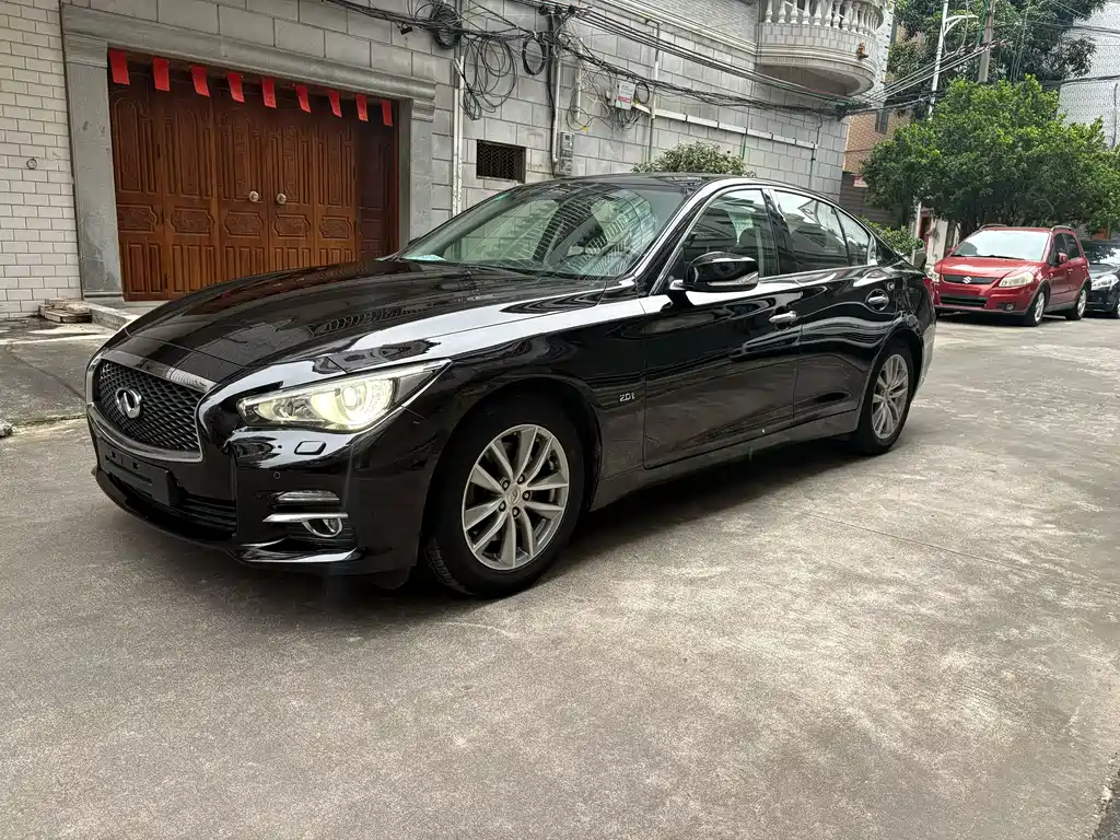 Infiniti Q50 2015