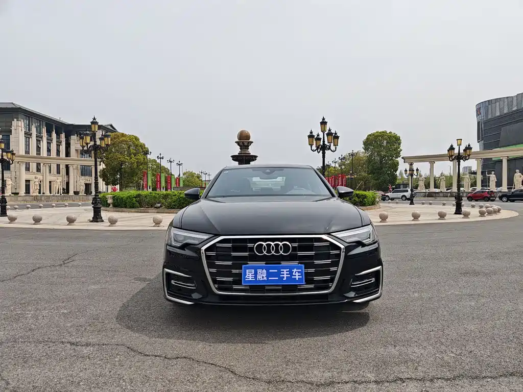 Audi A6L 2023 40 TFSI Luxury