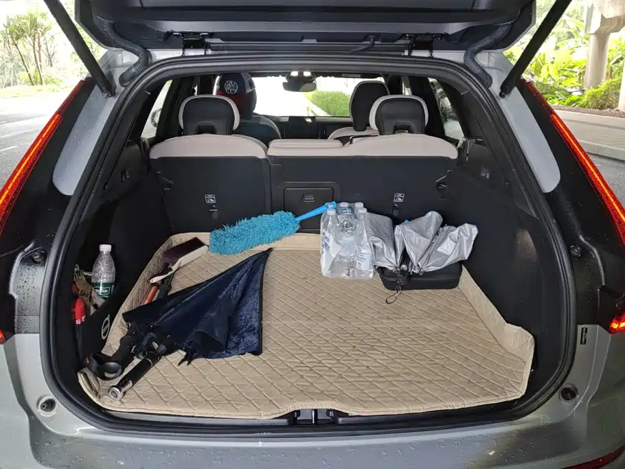 Volvo XC60 2026 B5 Luxury