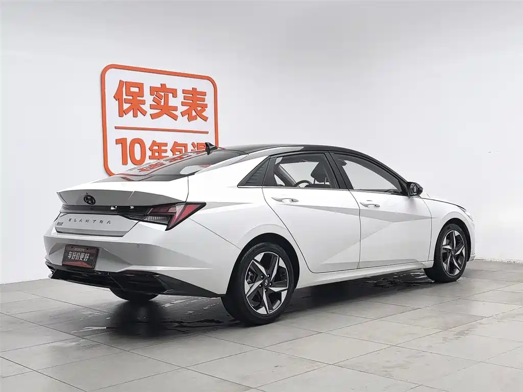 Hyundai Elantra 2022 1.5L CVT LUX Luxury