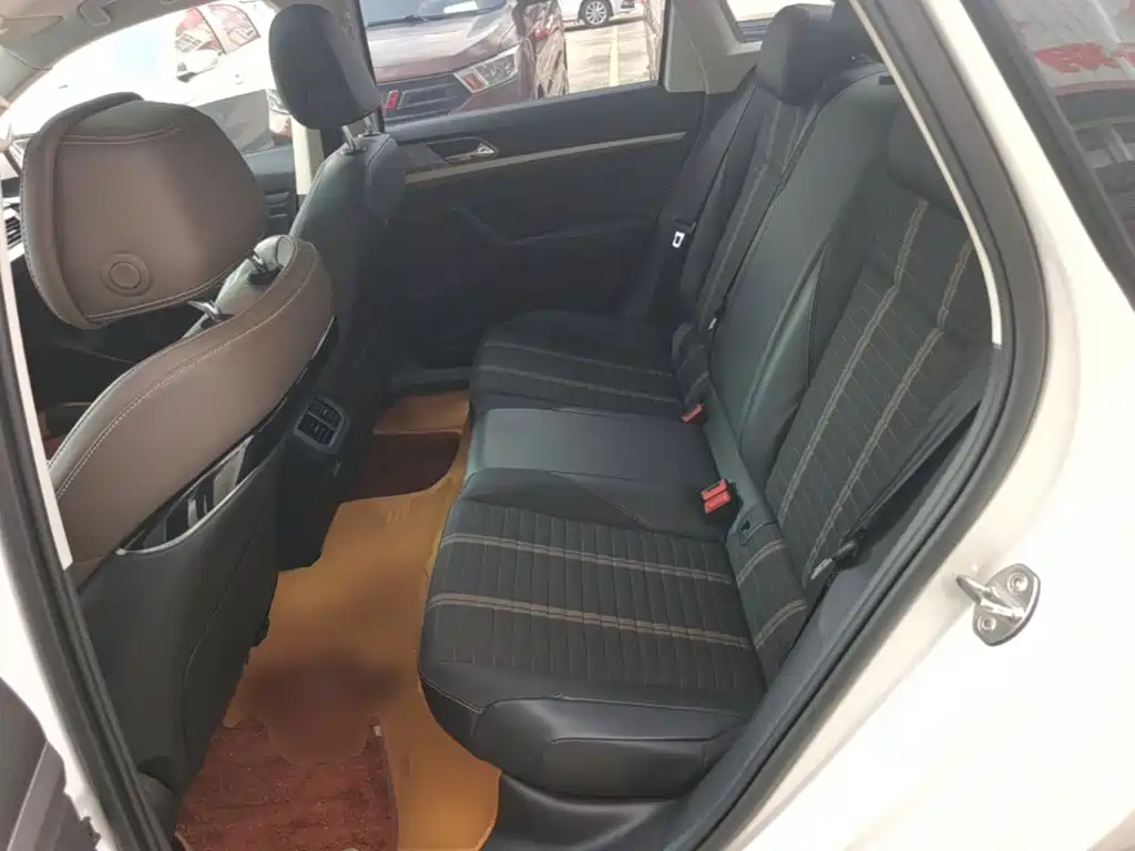 Volkswagen Lavida — миниатюра 17