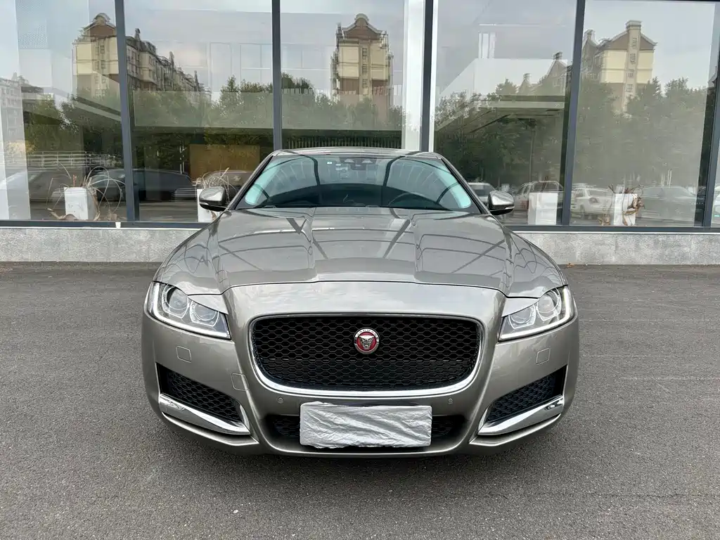 Jaguar XFL — миниатюра 2