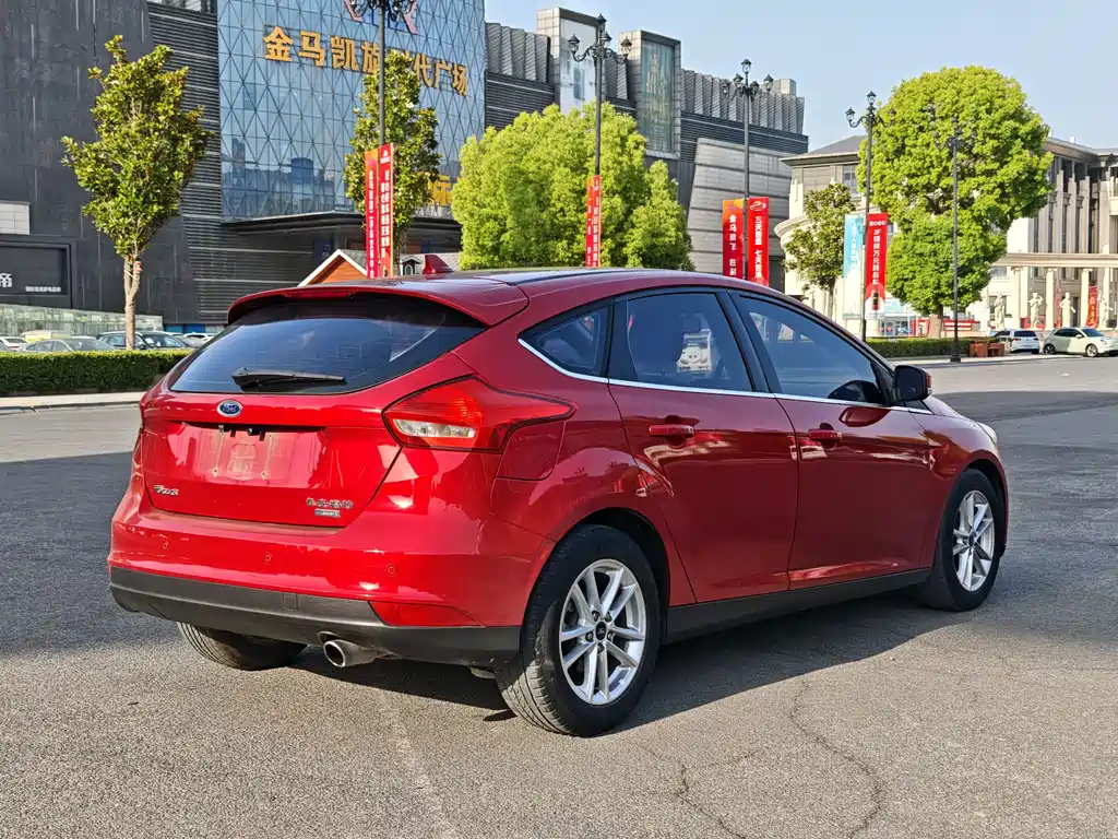 Ford Focus 2017 EcoBoost 180 AT Elite