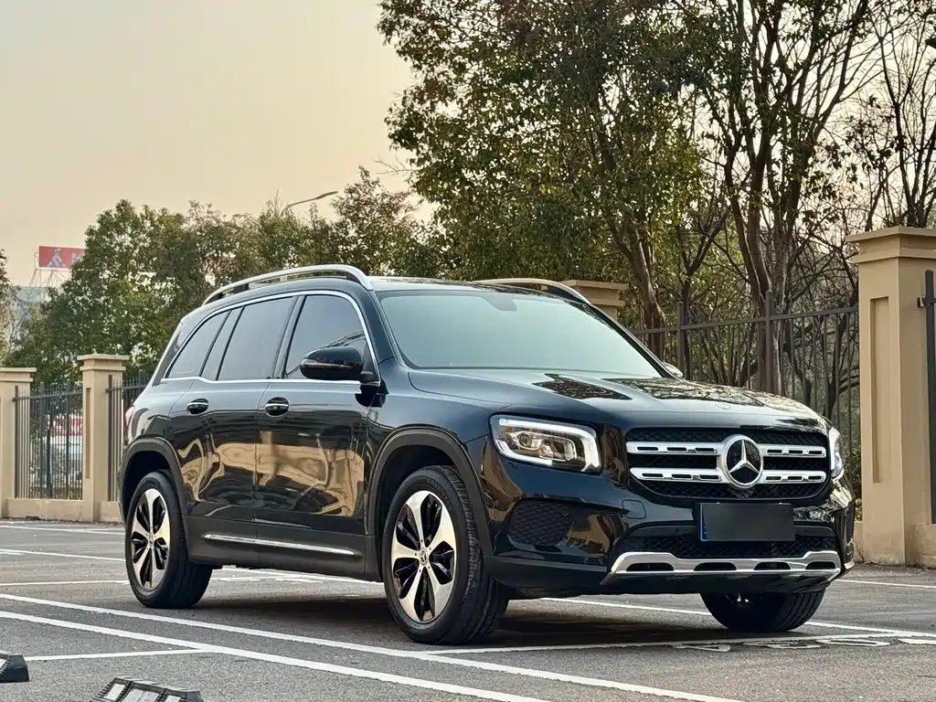 MERCEDES-BENZ GLB