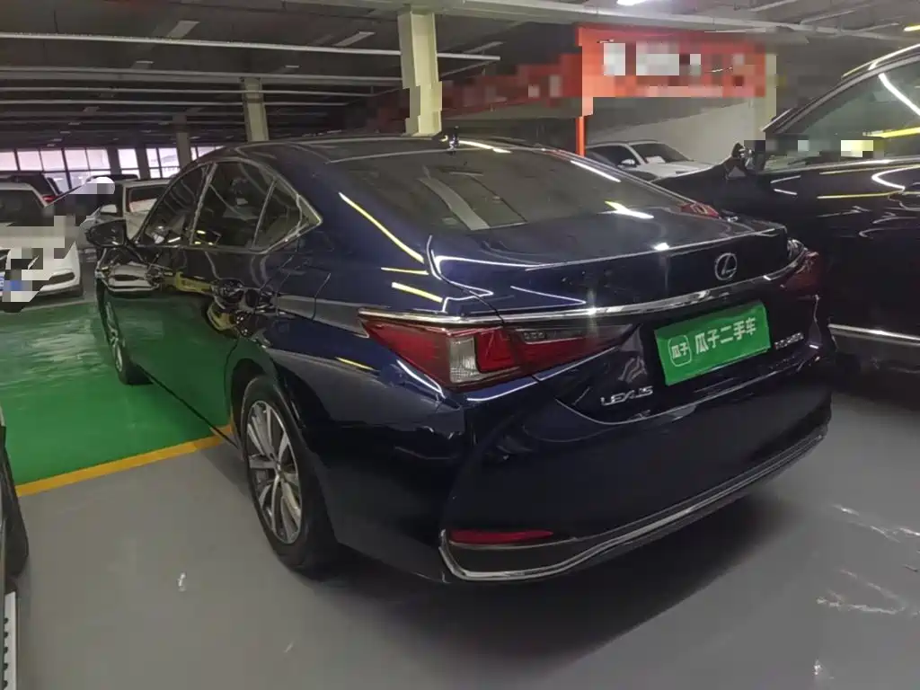Lexus ES — миниатюра 5