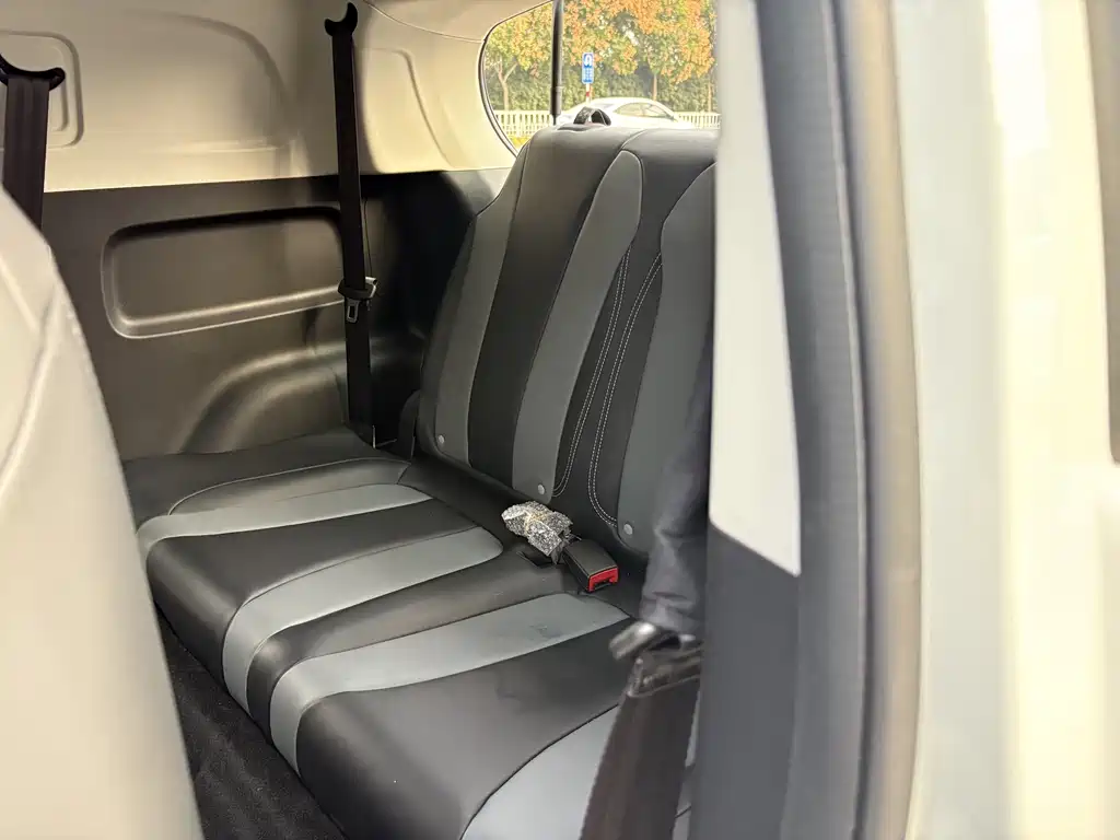 Roewe Clever — миниатюра 10