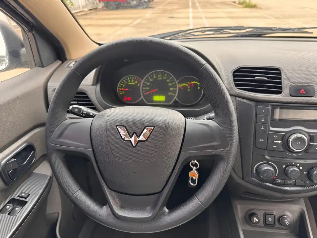 Wuling Hongguang — миниатюра 7