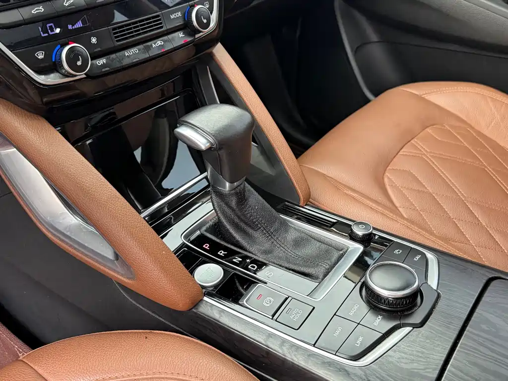 Borgward BX7 — миниатюра 9