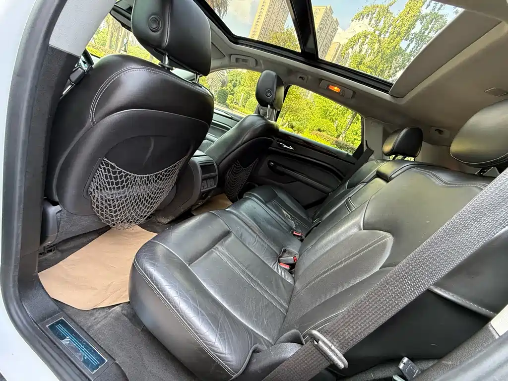 Cadillac SRX — миниатюра 9
