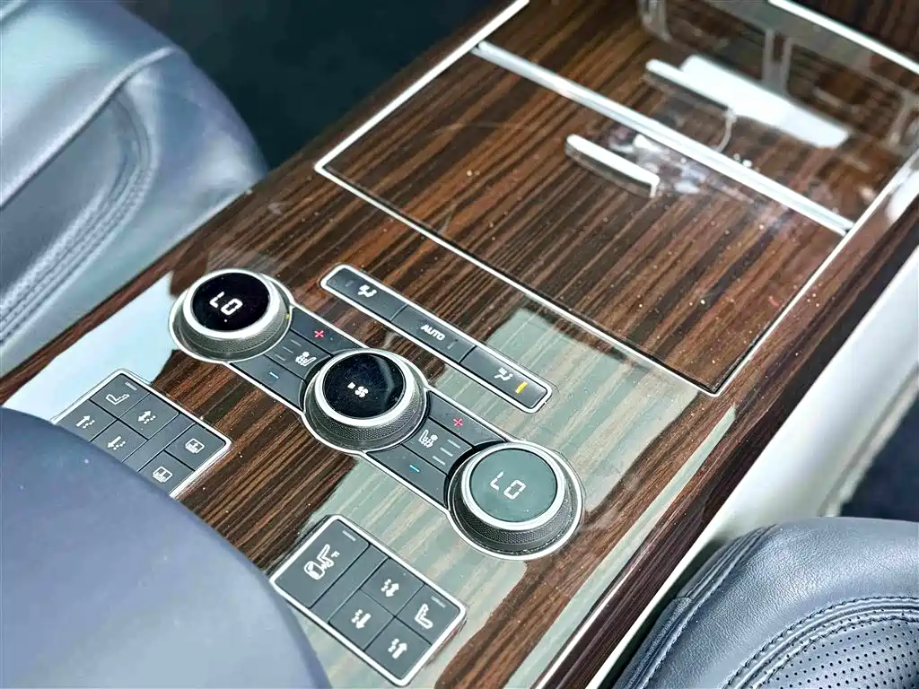 Land Rover Range Rover — миниатюра 17