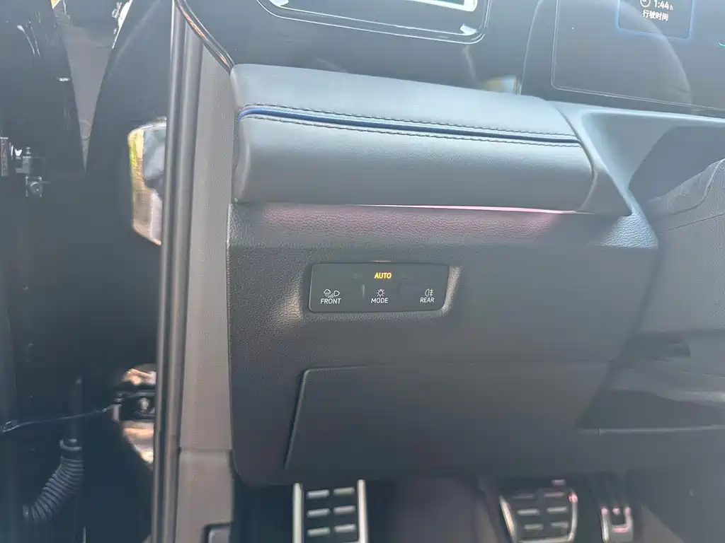 Volkswagen Tiguan L — миниатюра 14