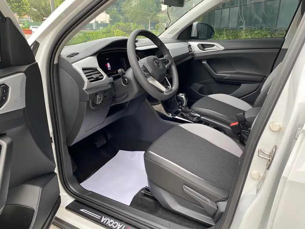 Volkswagen Tacqua 1.5L Auto Joy Connected Edition, фото 4